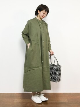 「ナチュラルスタイル」｜「アイテム（シャツワンピース）」を使った、三由佳奈さん（レディース・160cm）の春コーディネート