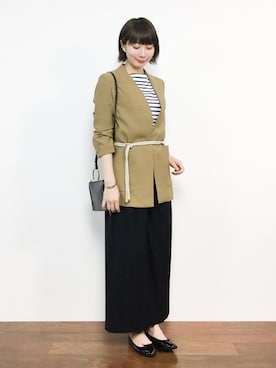 「黒パンツ」｜「アイテム（ノーカラージャケット）」を使った、三由佳奈さん（レディース・160cm）の春コーディネート