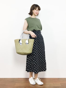 「cache cache（カシュ カシュ）のアイテム（かごバッグ）」を使った、三由佳奈さん（レディース・160cm）の夏コーディネート