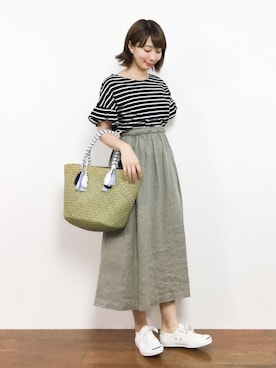 「cache cache（カシュ カシュ）のアイテム（かごバッグ）」を使った、三由佳奈さん（レディース・160cm）の夏コーディネート