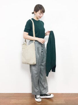 「グレーパンツ」｜「アイテム（アンサンブル）」を使った、三由佳奈さん（レディース・160cm）の秋コーディネート