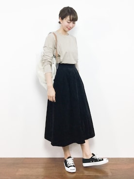 「LOWRYS FARM（ローリーズファーム）のホソコールＡラインスカート　806557（スカート）」を使った、三由佳奈さん（レディース・160cm）の秋コーディネート