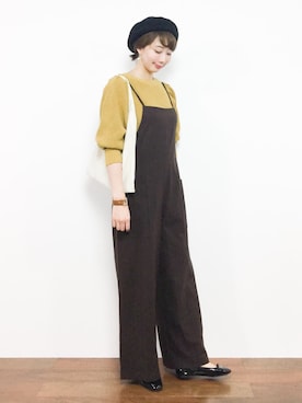「マスタードイエロー」｜「アイテム（オールインワン・サロペット）」を使った、三由佳奈さん（レディース・160cm）の秋コーディネート