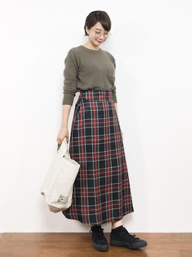 「タータンチェックスカート」｜三由佳奈さん（レディース・160cm）の秋コーディネート