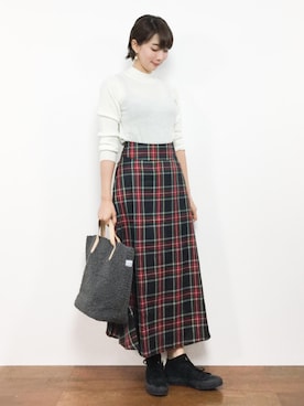 「タータンチェックスカート」｜三由佳奈さん（レディース・160cm）の秋コーディネート