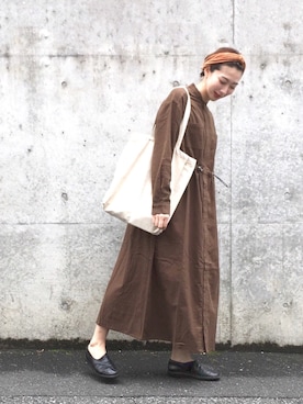 「ナチュラルスタイル」｜「アイテム（シャツワンピース）」を使った、三由佳奈さん（レディース・160cm）の秋コーディネート