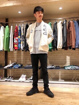 「レザーコーデ」｜「アイテム（スウェット）」を使った、森 拓巳さん（メンズ・176cm）の冬コーディネート