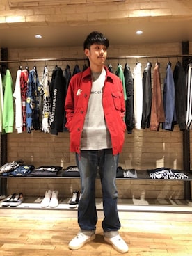 「アイテム（ミリタリージャケット、レッド系）」を使った、森 拓巳さん（メンズ・176cm）の冬コーディネート