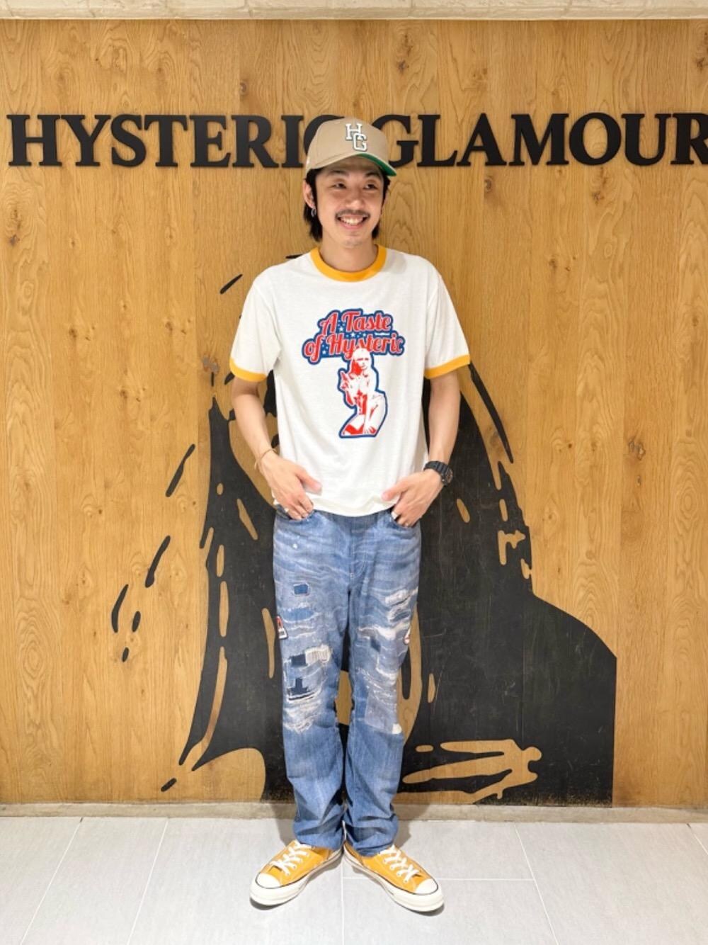 「ジャケット、ヒステリックグラマー、でにむ、hysteric glamour、あめかじ」｜「HYSTERIC GLAMOURのHG刺繍 ベースボールキャップ（キャップ、ベージュ系）」を使った、森 拓巳さん（メンズ・176cm）の夏コーディネートの1枚目の写真