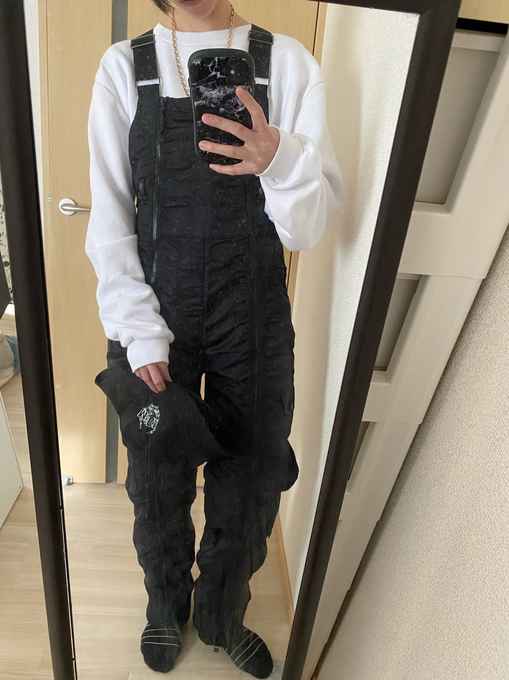 「カジュアル、ストリート、オーバーオール、サロペット、x-girl、MSGM」｜「MSGMのアイテム（帽子、ブラック系）」を使った、yuriさん（レディース・159cm）の秋コーディネートの1枚目の写真