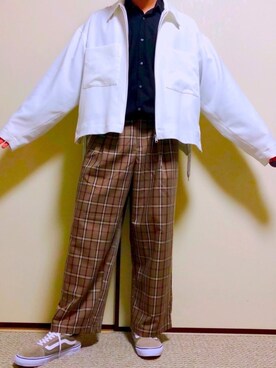 ベルトを使った 白アウター の人気ファッションコーディネート Wear