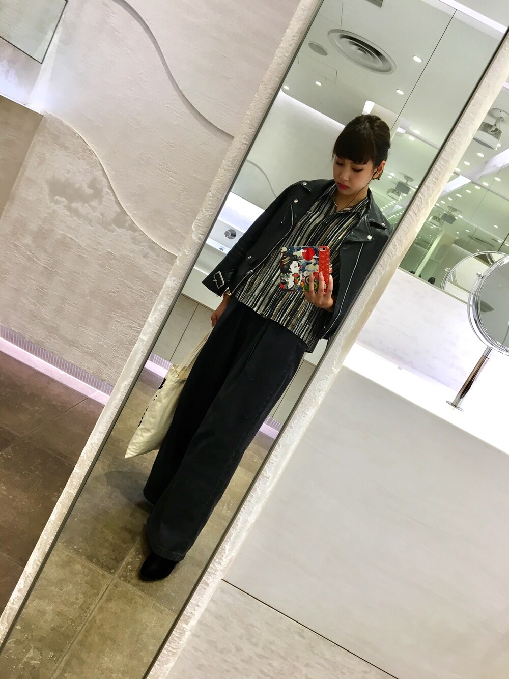 「秋コーデ、モノトーン、パンツスタイル、ライダース、GU、beautiful people、united arrows、古着MIX、outfit」｜「GUのアイテム（デニムパンツ、その他）」を使った、ponmakoさん（レディース・160cm）の秋コーディネートの1枚目の写真