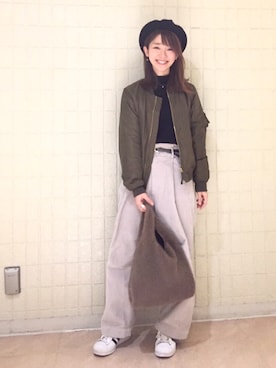 「無地党」｜「アイテム（ハンチング/ベレー帽）」を使った、moccoさん（レディース・156cm）の冬コーディネート
