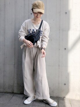 mocco is wearing CONVERSE "CONVERSE ALL STAR COLORS OX (ﾍﾞｰｼﾞｭ)"