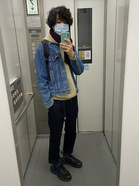 「アイテム（デニムジャケット、ブルー系）」を使った、さんらいとさん（メンズ・172cm）の春コーディネート