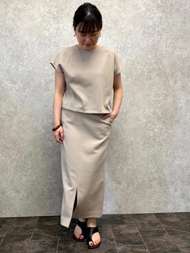 「アイテム（トップス、ベージュ系）」を使った、AIさん（レディース・158cm）の春コーディネート