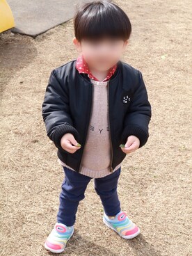 「アイテム（MA-1、ブラック系）」を使った、カノンさん（キッズ・90cm）の春コーディネート