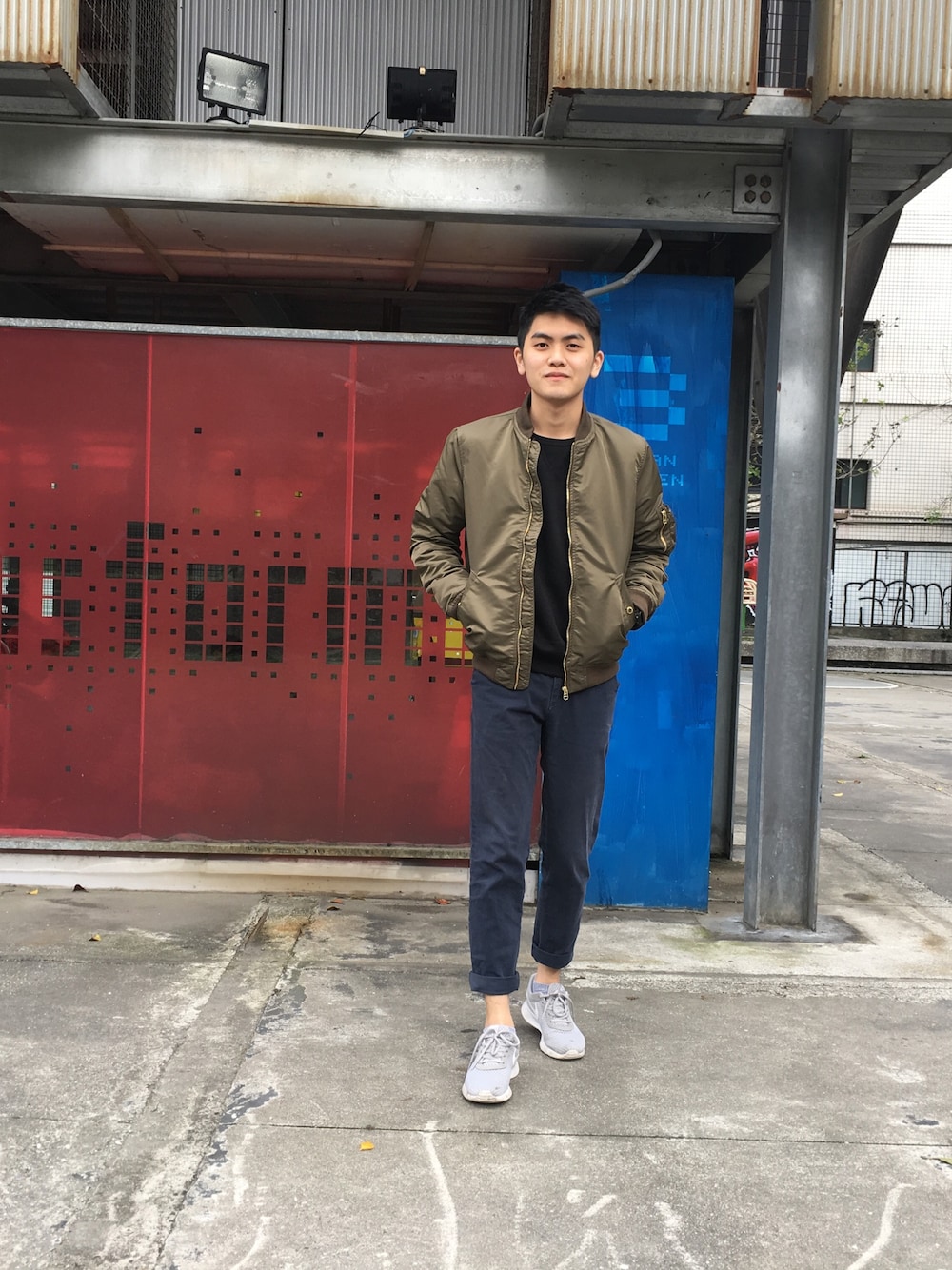 「Taiwan、TAIPEI、ootd、GU、H&M、wallywarp、NIKE、boy、men」｜「GUのアイテム（スウェット、ブラック系）」を使った、Owen_Hsieh_TWさん（メンズ・175cm）の秋コーディネートの1枚目の写真