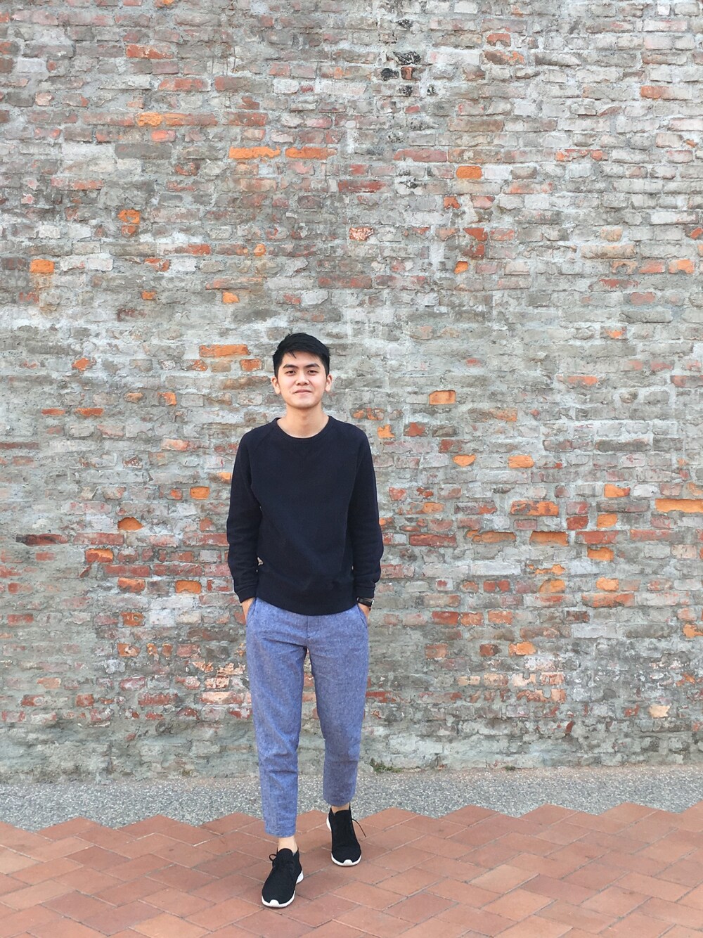 「kaohsiung、Taiwan、ootd、GU、Native、boy、men」｜「GUのアイテム（スウェット、ブラック系）」を使った、Owen_Hsieh_TWさん（メンズ・175cm）の秋コーディネートの1枚目の写真