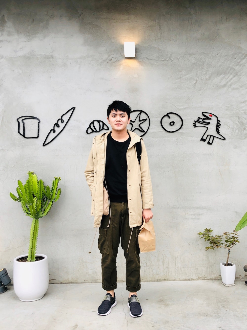 「Taiwan、pingtung、men、ootd、NATURAL BEAUTY BASIC、GU、GLOBAL WORK、NIKE、life、boy」｜「GUのアイテム（スウェット、ブラック系）」を使った、Owen_Hsieh_TWさん（メンズ・175cm）の冬コーディネートの1枚目の写真