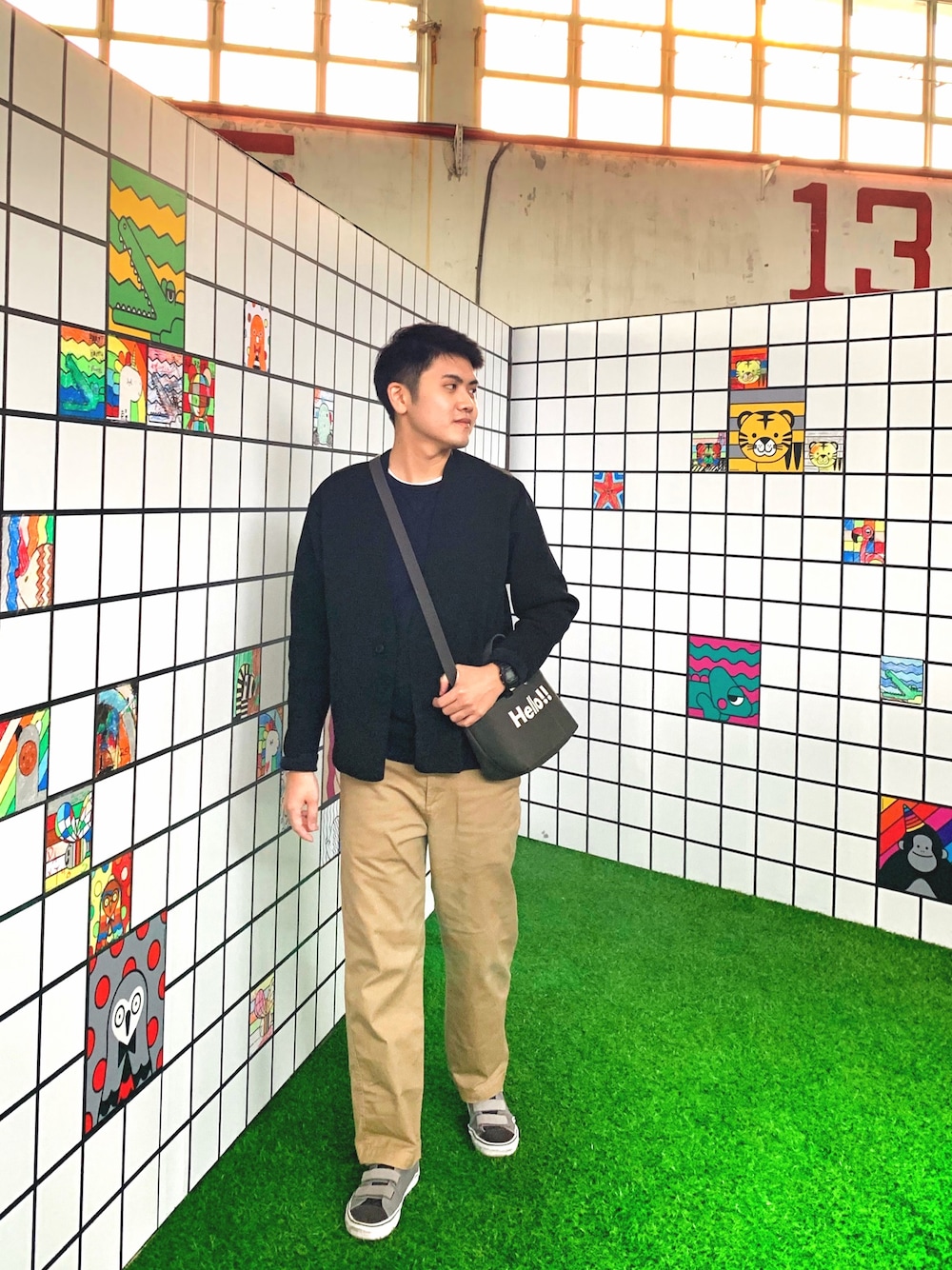 「Taiwan、kaohsiung、boy、men、ootd、UNIQLO、GLOBAL WORK、VANS、Hello、gshock」｜「GLOBAL WORKのアイテム（バッグ、グリーン系）」を使った、Owen_Hsieh_TWさん（メンズ・175cm）の冬コーディネートの1枚目の写真