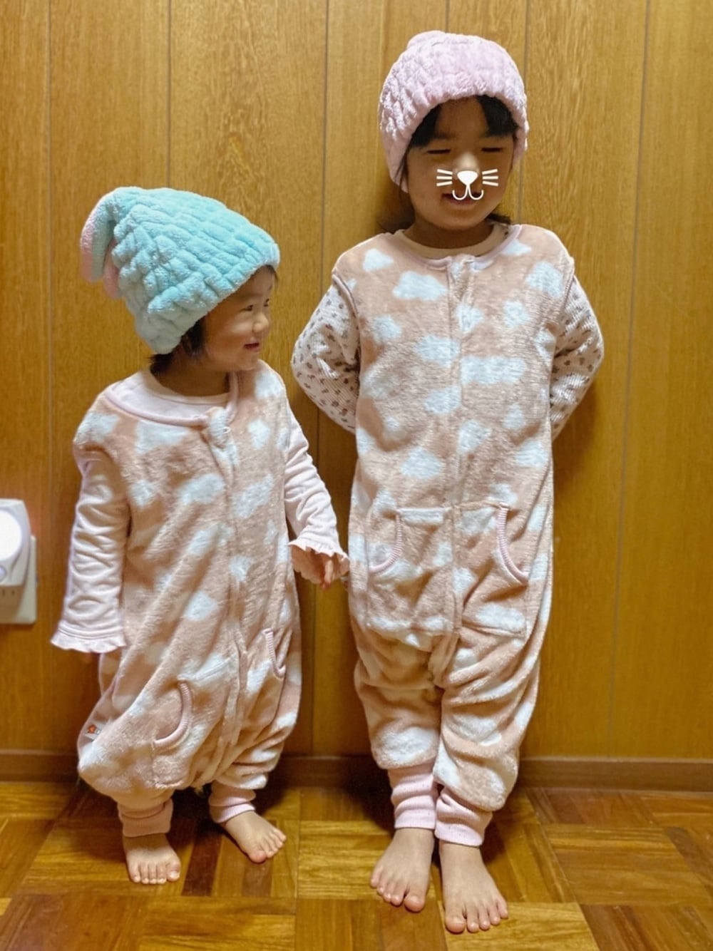 「wearhalloween2020、ハロウィン、タオルキャップ、スリーパー、うさぎ、雲柄、オフロスキー」｜「DAY CLOSETのレディース パイル生地ふんわりウサギさんタオルキャップ（ヘアバンド、グリーン系）」を使った、ｍａｍｅ＊さん（キッズ・90cm）の秋コーディネートの1枚目の写真