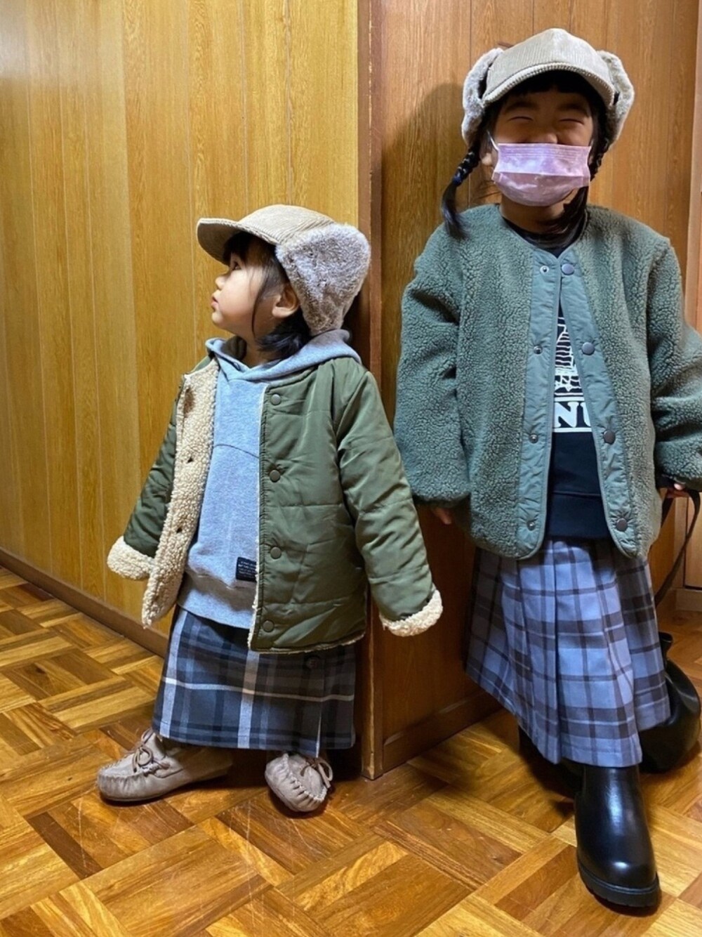 「フライトキャップ、ボアジャケット、スウェット、チェック、モカシン、サイドゴアブーツ、しまむら、UNIQLO、Branshes、ゆるコーデ」｜「しまむらのアイテム（キャップ、ベージュ系）」を使った、ｍａｍｅ＊さん（キッズ・90cm）の秋コーディネートの1枚目の写真