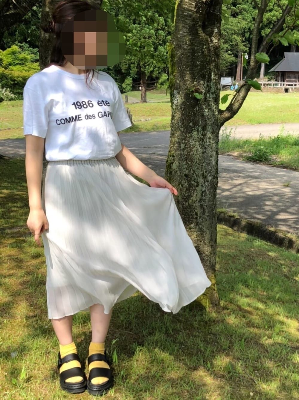 「ゆるコーデ、ラクチンコーデ、ロングスカート」｜「COMME des GARCONSのアイテム（Tシャツ/カットソー、ホワイト系）」を使った、#mishuさん（レディース・156cm）の秋コーディネートの1枚目の写真