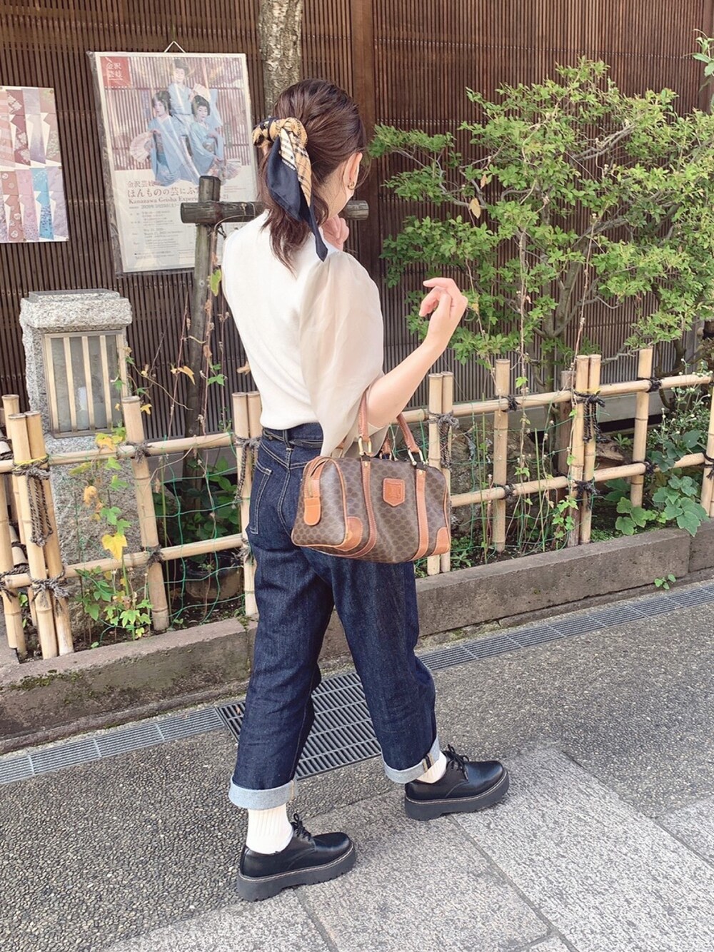 「休日スタイル、秋コーデ、デニムパンツ」｜「FRAY I.Dのプリーツ楊柳シフォンニットプルオーバー（ニット/セーター、ホワイト系）」を使った、#mishuさん（レディース・156cm）の秋コーディネートの1枚目の写真