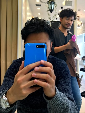 「DEUS EX MACHINA（デウスエクスマキナ）のアイテム（ニット/セーター、ブルー系）」を使った、Shota Inatani Hachiさん（メンズ・183cm）の冬コーディネート