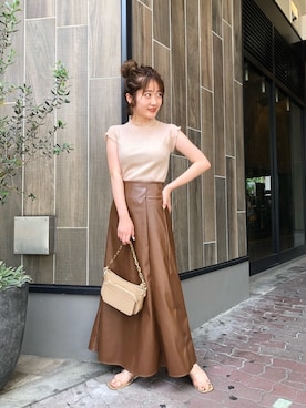 「Chico（チコ）のレザーロングフレアスカート/レザースカート（スカート）」を使った、tomohaさん（レディース・156cm）の夏コーディネート