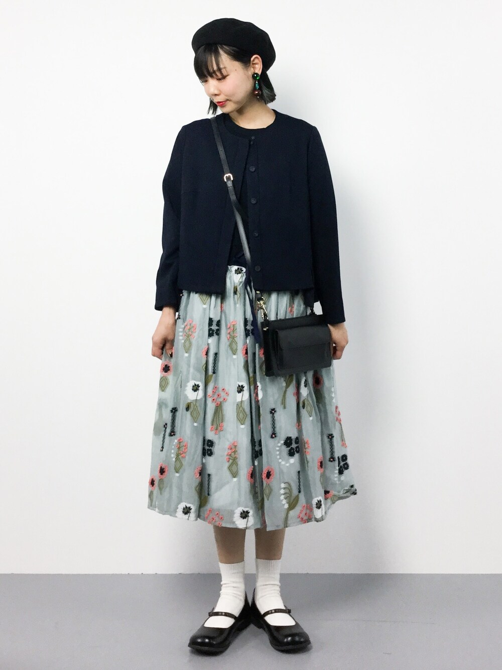 「ガーリー、レトロ、春コーデ、オトナカジュアル」｜「ADIEU TRISTESSEのレーヨンナイロンポンチ　ノーカラージャケット（ノーカラージャケット、ブルー系）」を使った、ambiさん（レディース・160cm）の春コーディネートの1枚目の写真