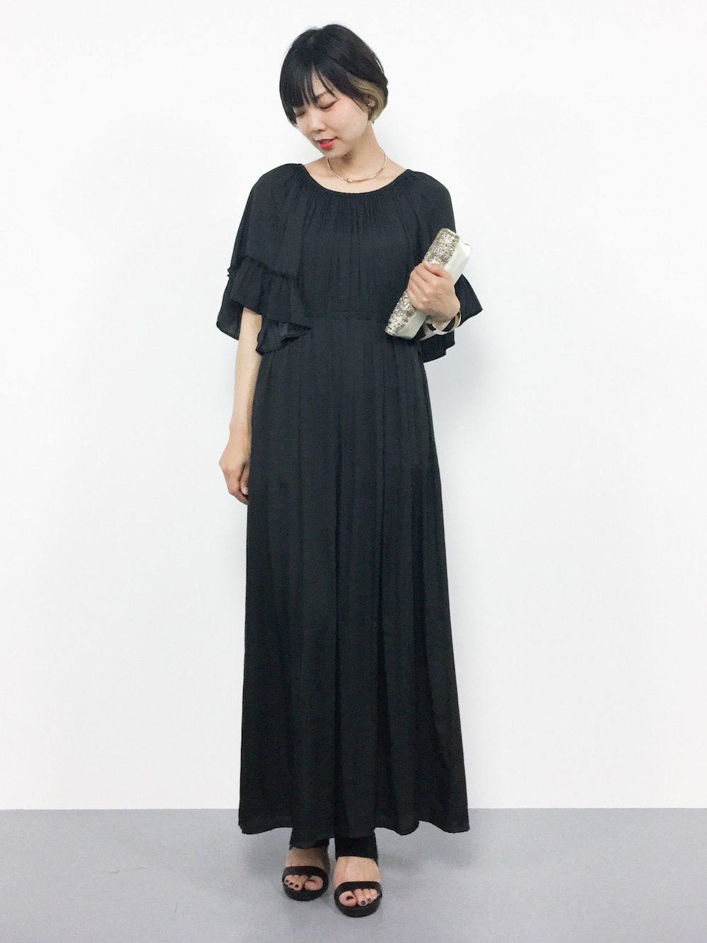 「カジュアル、ブラック、夏、オールインワン、黒、summer、ガーリー、ootd、夏コーデ、ラクチンコーデ」｜「Another Editionのサテンギャザーフリルオールインワン（つなぎ/オールインワン、ブラック系）」を使った、ambiさん（レディース・160cm）の夏コーディネートの1枚目の写真