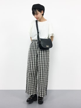「chambre de charme（シャンブルドゥシャーム）のアイテム（パンツ）」を使った、ambiさん（レディース・160cm）の夏コーディネート