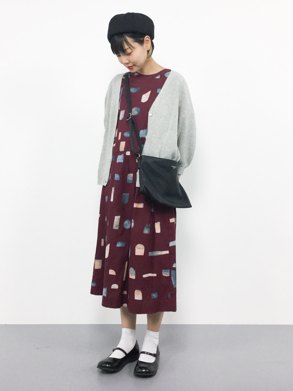 「カーディガン、ワンピース、ベレー帽、summer、ガーリー、キレイめ、レトロ、個性派、ootd、outfit」｜「studio CLIPの12ゲージラミーコットンVネックカーディガン（カーディガン/ボレロ、グレー系）」を使った、ambiさん（レディース・160cm）の夏コーディネートの1枚目の写真