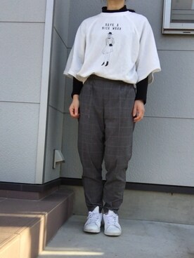 「grove（グローブ）のアンチピリングスマートテーパードパンツ（その他パンツ、グレー系）」を使った、るりさん（レディース・151cm）の秋コーディネート