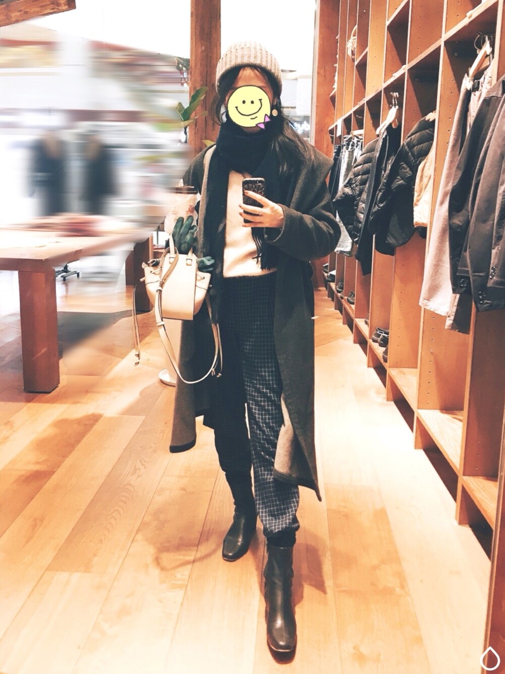「ootd、冬コーデ、秋冬コーデ、大人カジュアル、きれいめカジュアル、グレー、チェック、LOEWE、snidel、パンツスタイル」｜「LOEWEのLoewe Hammock Mini Classic Shoulder Bag（ショルダーバッグ、ホワイト系）」を使った、🥘Achernarx🦉さん（レディース・161cm）の冬コーディネートの1枚目の写真