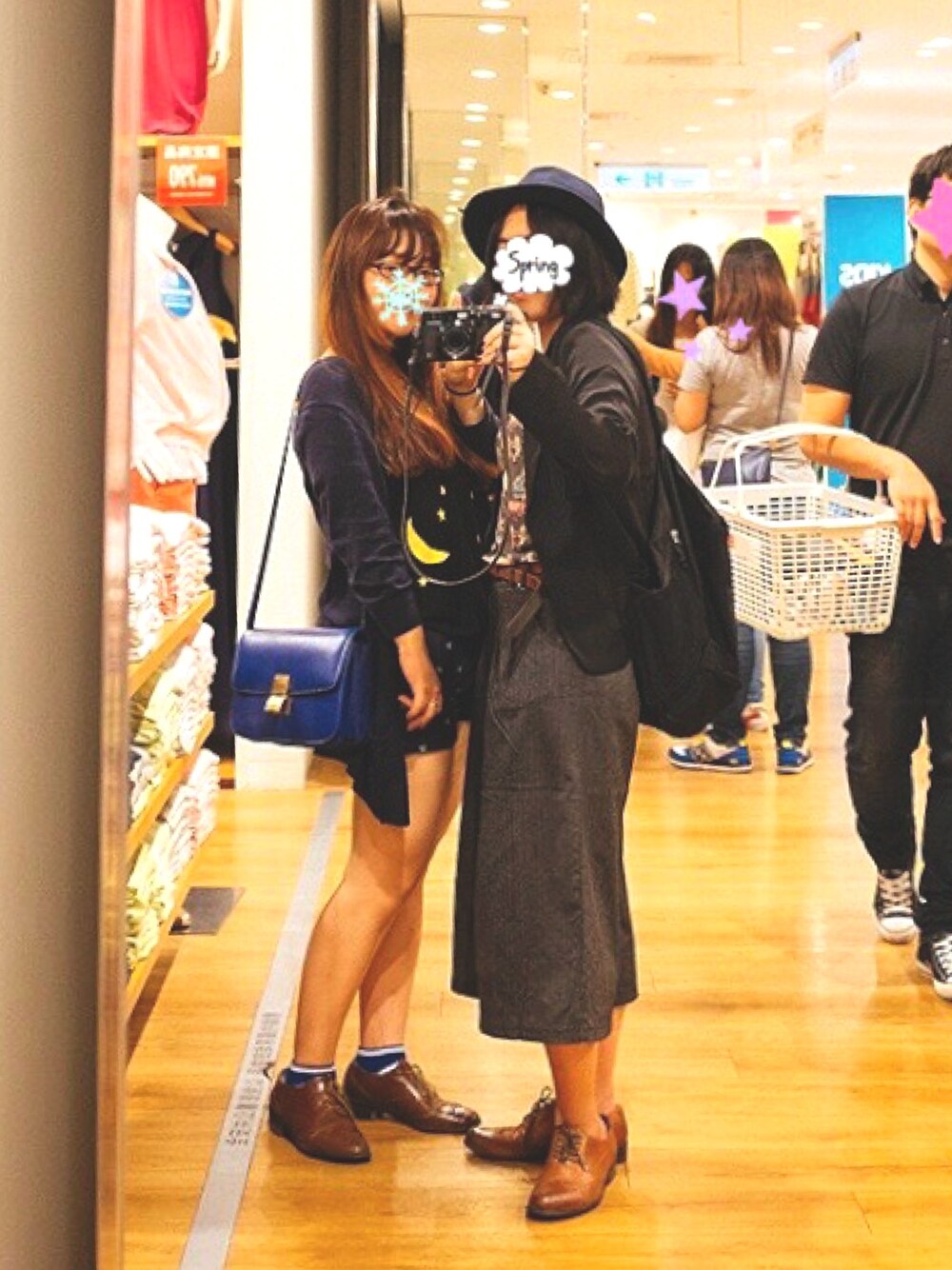 「ootd、春夏コーデ、カジュアル、旅行コーデ、旅行スタイル、パンツスタイル、カメラ女子、UNIQLO、JEANASiS、CELINE」｜「JEANASISのアイテム（テーラードジャケット、ブラック系）」を使った、🥘Achernarx🦉さん（レディース・161cm）の春コーディネートの1枚目の写真