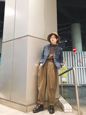 「Guess（ゲス）のアイテム（デニムジャケット）」を使った、光永さん（レディース・159cm）の秋コーディネート