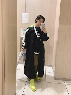 「ネオンイエロー」｜「アイテム（ジャケット/アウター）」を使った、光永さん（レディース・159cm）の秋コーディネート