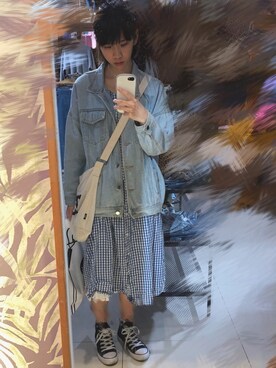 デニムジャケットを使った ワンピース スニーカー のコーディネート一覧 地域 台湾 Wear