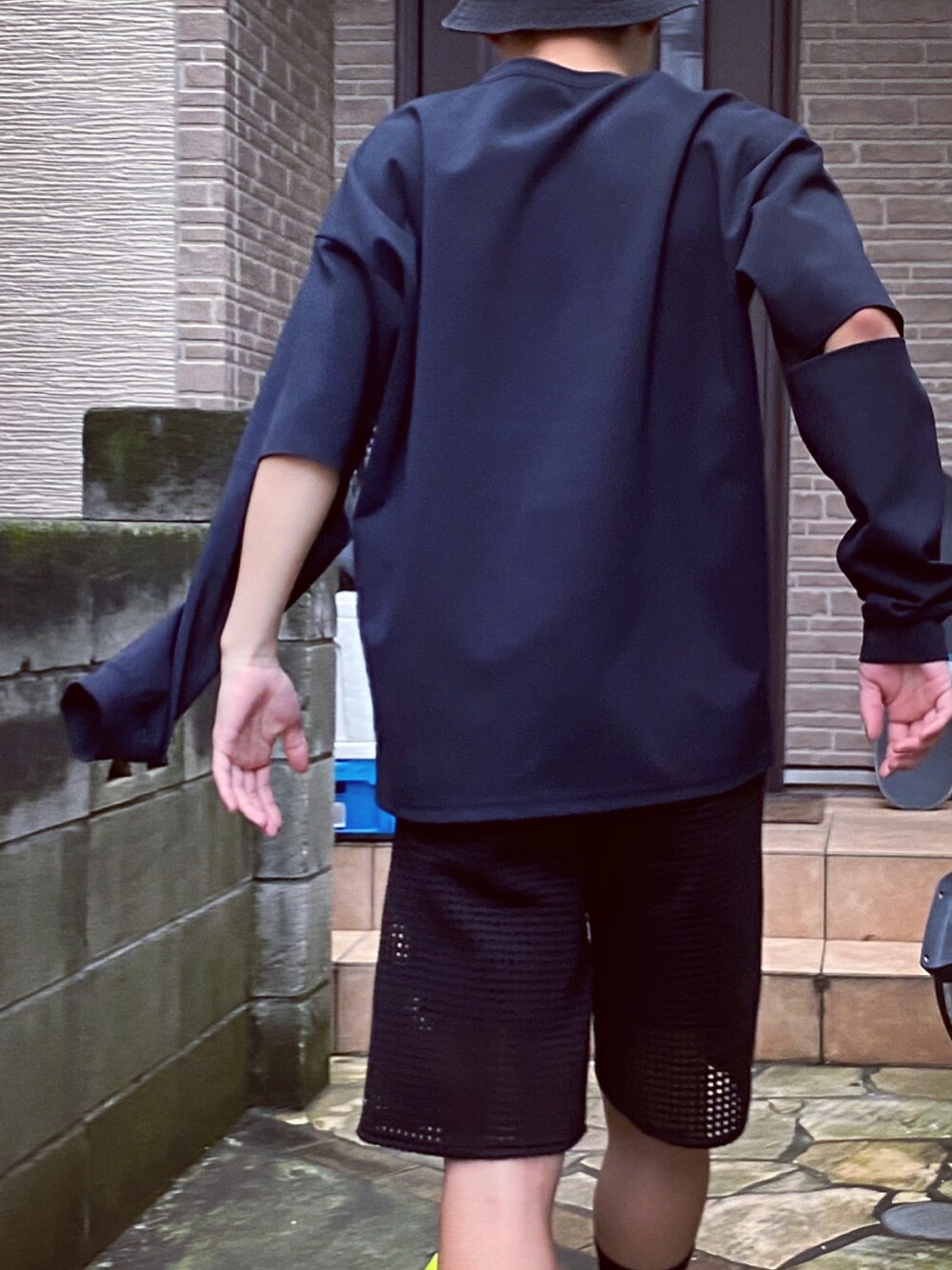 「シンプル、夏、オールブラック」｜「MR.GENTLEMANのアイテム（スウェット、ブラック系）」を使った、りーたさん（メンズ・169cm）の夏コーディネートの1枚目の写真