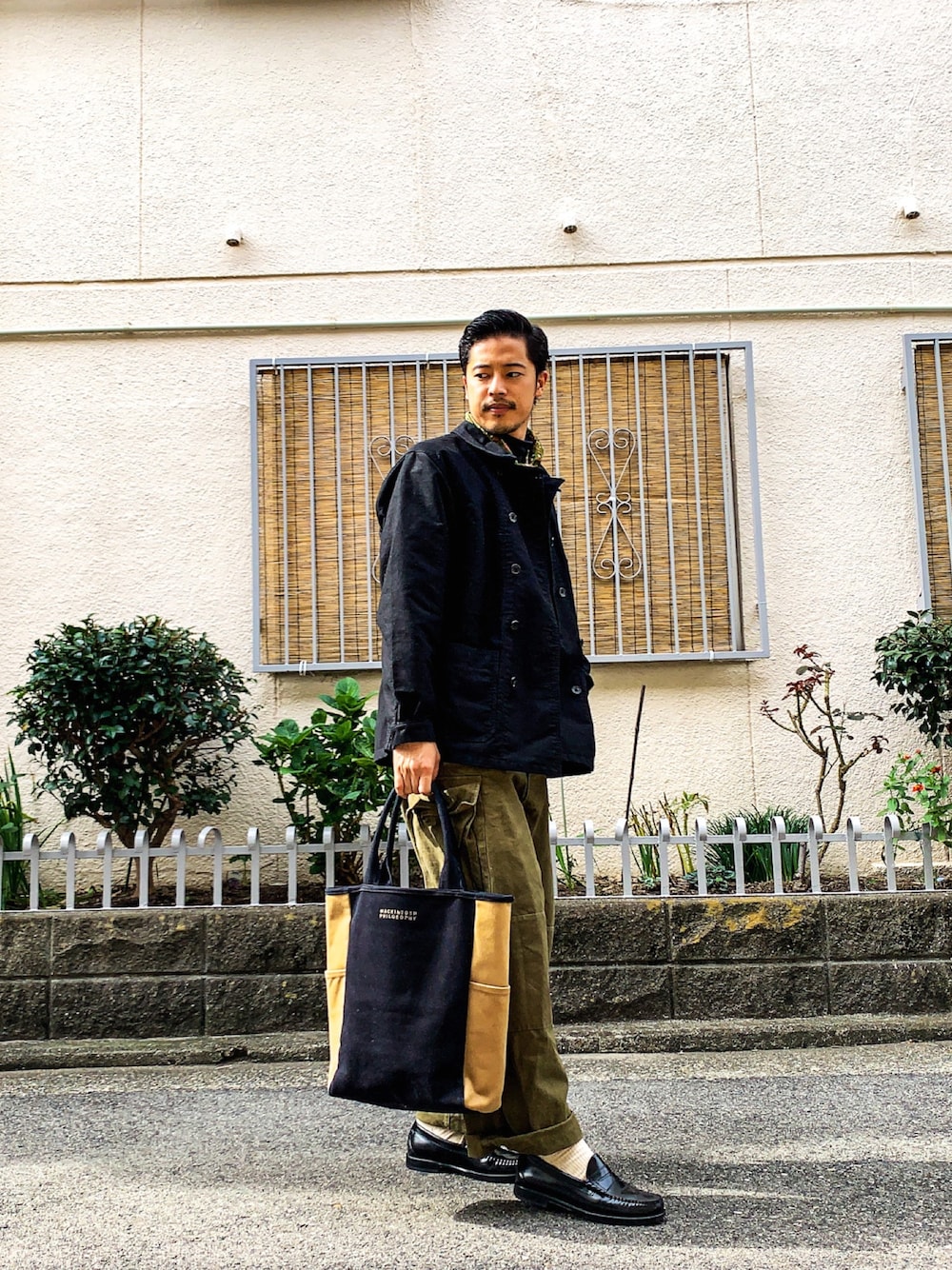 「wearhalloween2020、今日のコーデ、ユーロ古着、ユーロヴィンテージ、モールスキン、M-47、m47、lesanspareil、秋コーデ、ローファー」｜「G.H. Bass & Co.のアイテム（ローファー、ブラック系）」を使った、達也さん（メンズ・176cm）の秋コーディネートの1枚目の写真