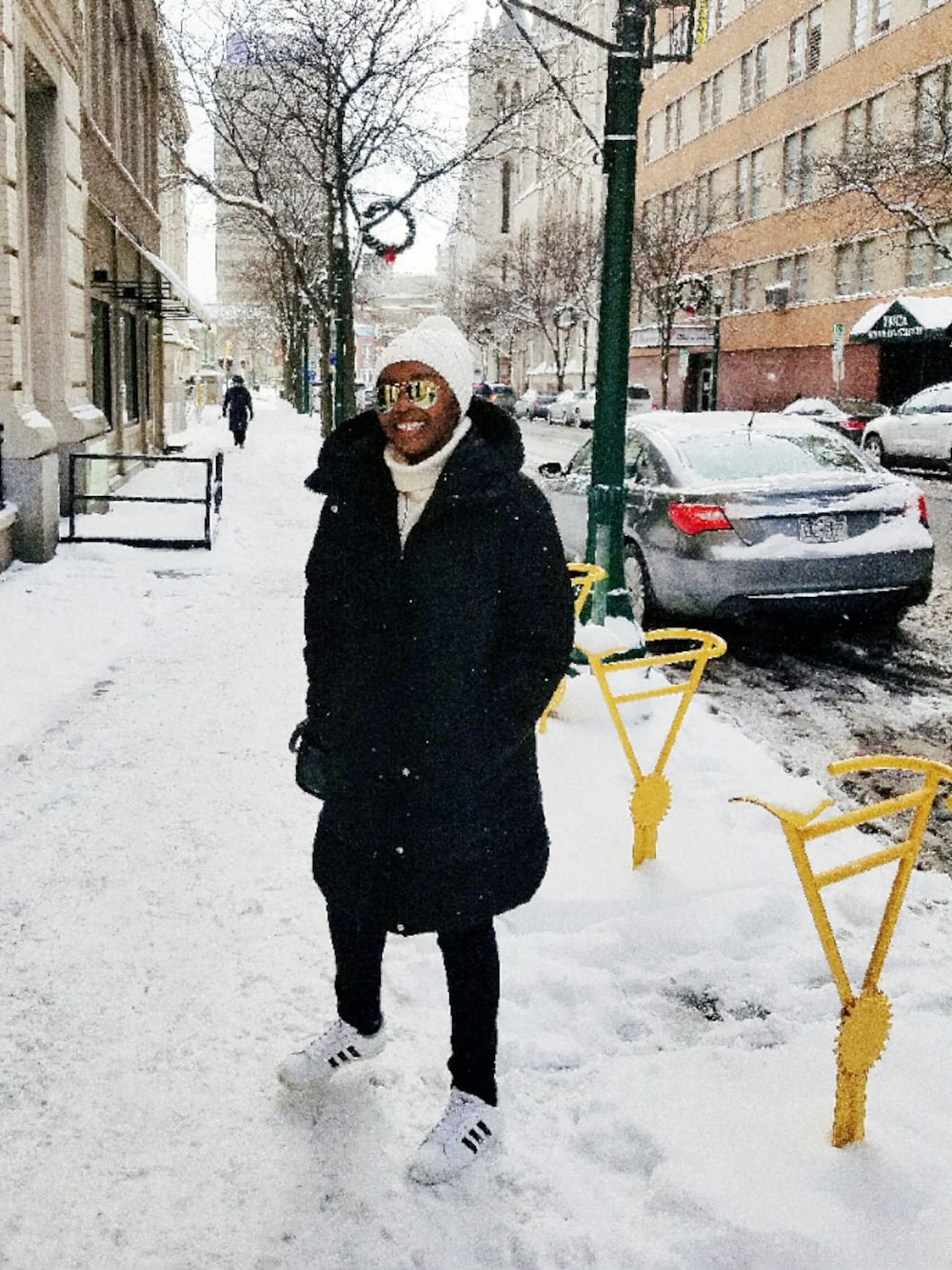 「long padding coats、winter、WINTER STYLE、sneakers、adidas originals、adidas、FOREVER 21、comfy、ootd、dailylook」｜「adidas Originalsのアイテム（スニーカー、ホワイト系）」を使った、Mandynomさん（レディース・165cm）の冬コーディネートの1枚目の写真