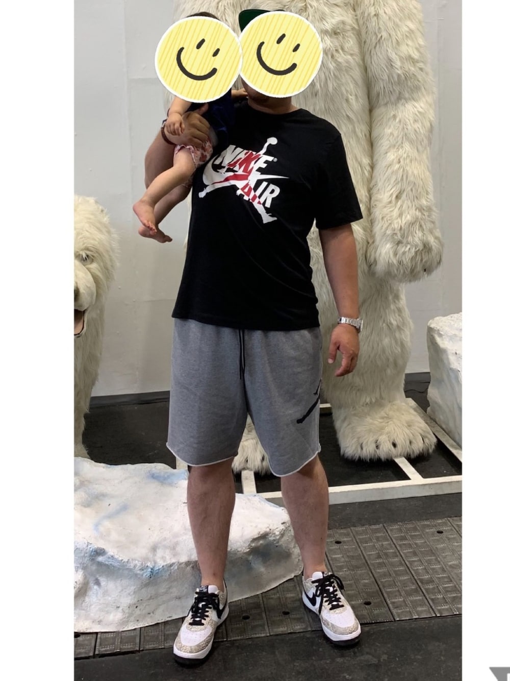 「夏コーデ、カジュアル、黒Tシャツ、スニーカー、NIKE、白蛇、Jordan、短パン、モノトーンコーデ、キャップ」｜「NIKEのジョーダン クラシックス メンズ Tシャツ（Tシャツ/カットソー、ブラック系）」を使った、vashiさん（メンズ・181cm）の夏コーディネートの1枚目の写真