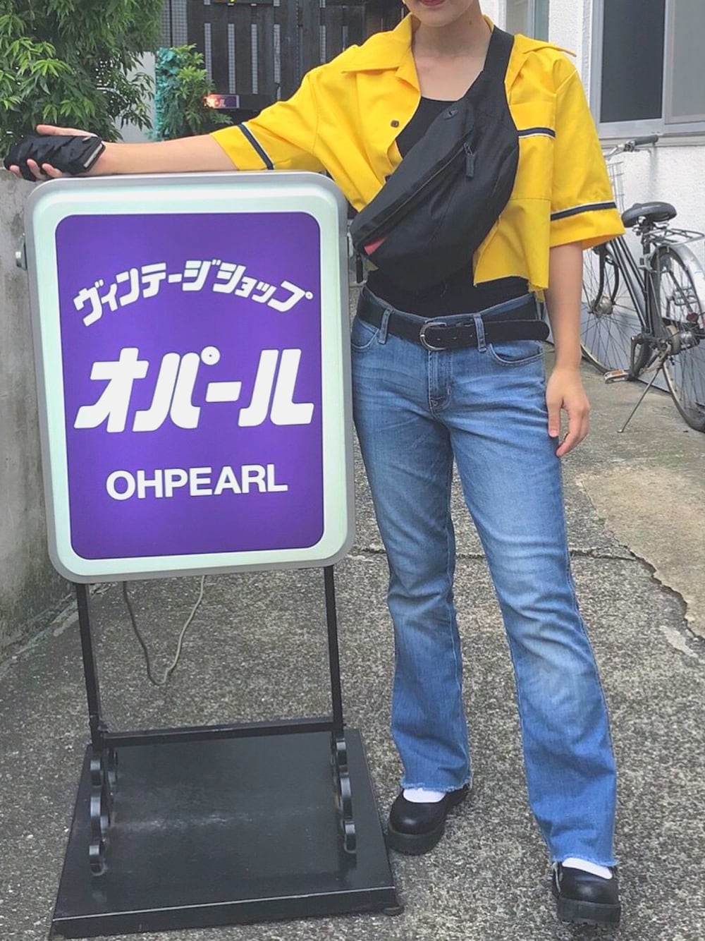 「イエロー、パジャマシャツ、原宿、ストリート、プチプラ、デニム、シャツスタイル、厚底」｜「usedのアイテム（シャツ/ブラウス、イエロー系）」を使った、ゆきこさん（レディース・162cm）の夏コーディネートの1枚目の写真