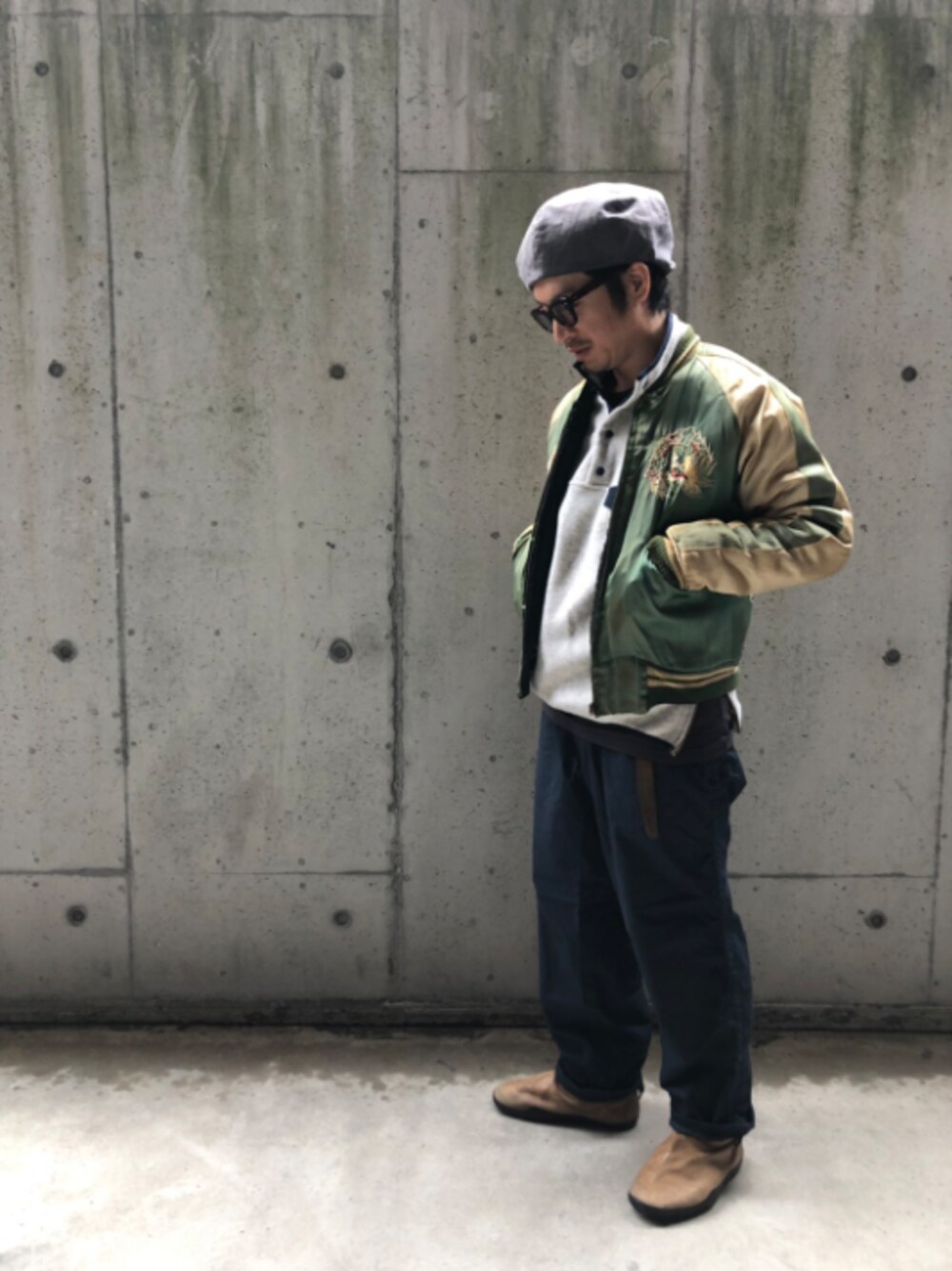 「スカジャン、フリース、リメイク、ハンチング、古着」｜「VINTAGEのアイテム（スカジャン、グリーン系）」を使った、yosukeさん（メンズ・168cm）の春コーディネートの1枚目の写真