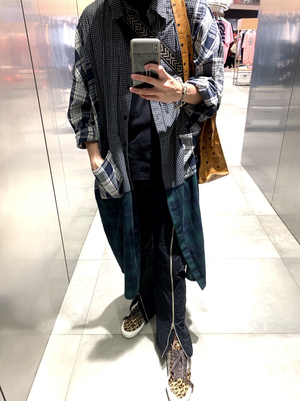 「オトナカジュアル」｜「VANSのアイテム（スニーカー、その他）」を使った、酥提佐さん（メンズ・174cm）の春コーディネートの1枚目の写真