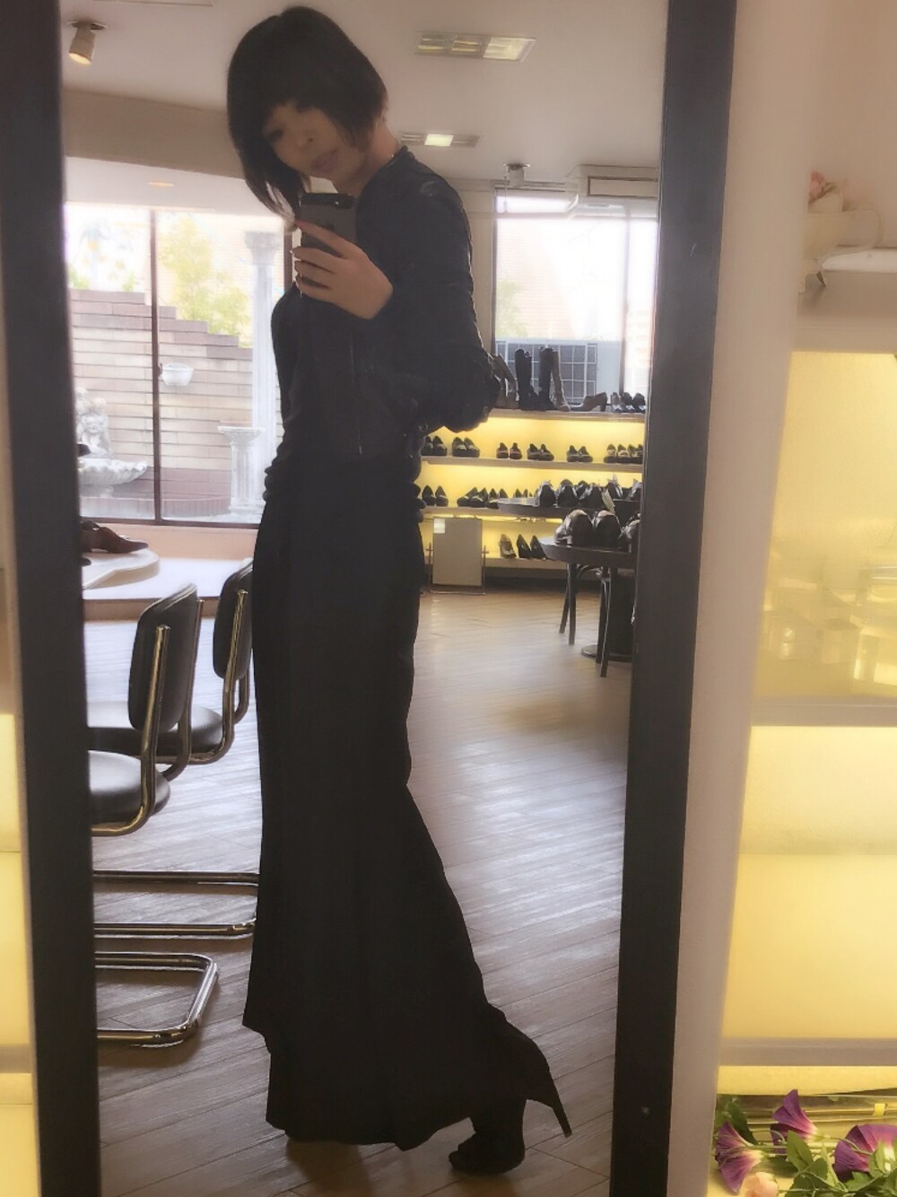 「今日のコーデ、大人カジュアル、ワイドパンツ、ブラック」｜「LE CIEL BLEUのアイテム（ライダースジャケット、ブラック系）」を使った、kari kitayamaさん（レディース・160cm）の春コーディネートの1枚目の写真