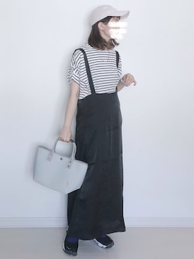 「サロペットスカート」｜「アイテム（キャップ）」を使った、UMiSatoさん（レディース・163cm）の春コーディネート